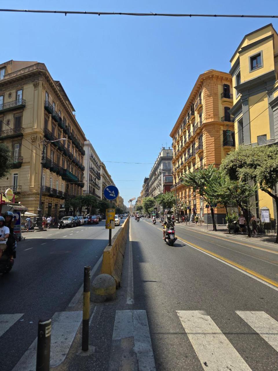 Ventre Luxury Rooms Napoli Bagian luar foto