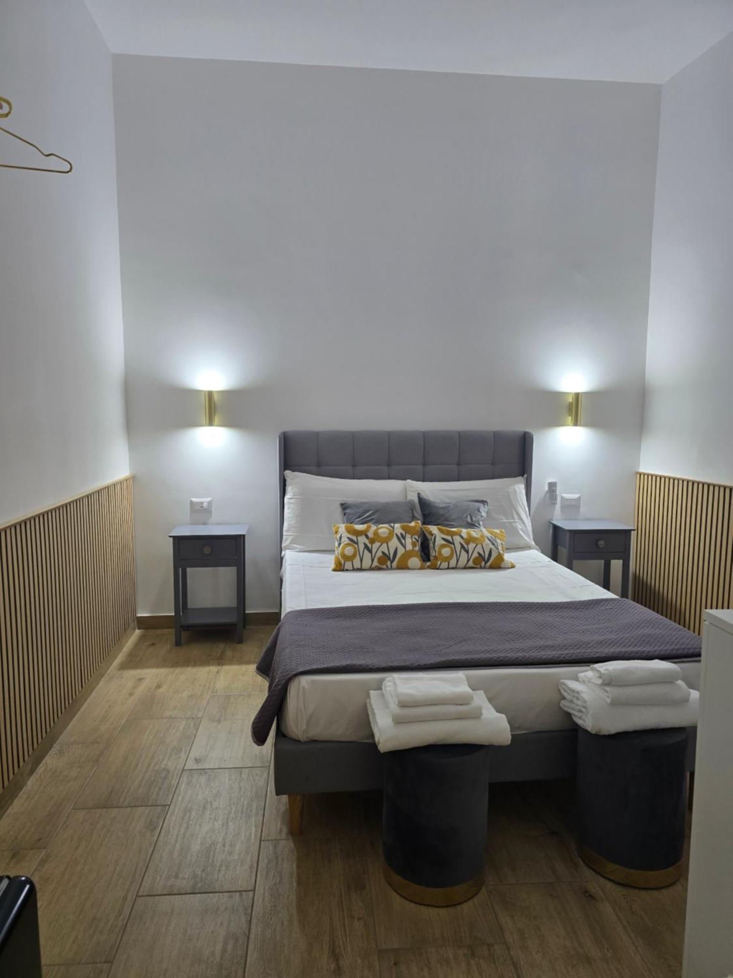 Ventre Luxury Rooms Napoli Bagian luar foto