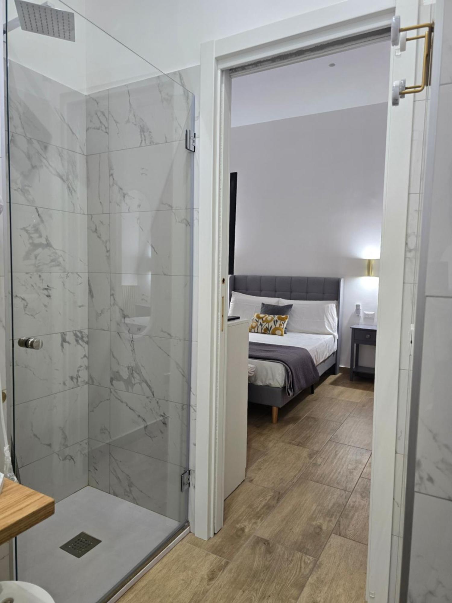 Ventre Luxury Rooms Napoli Bagian luar foto