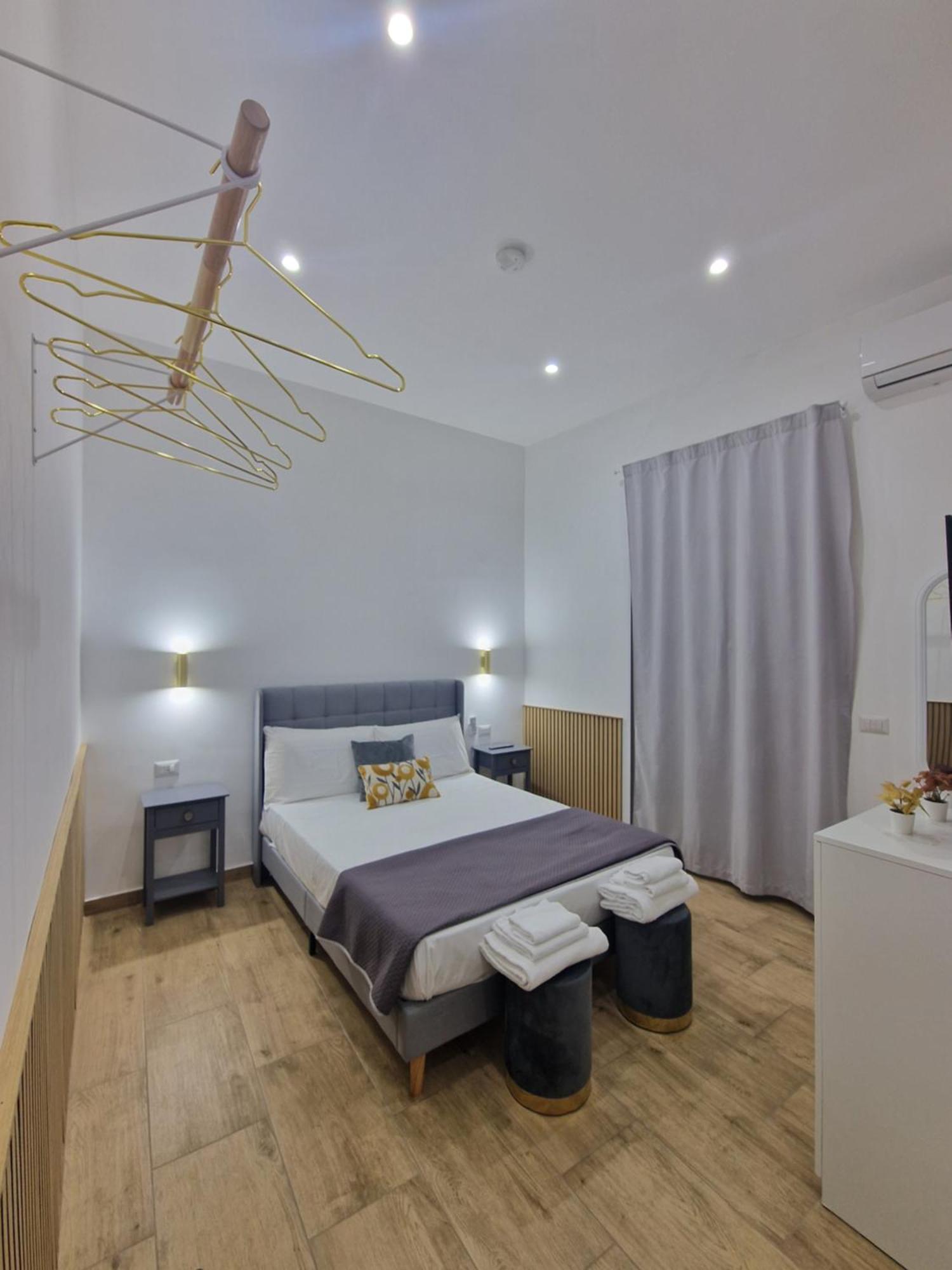 Ventre Luxury Rooms Napoli Bagian luar foto